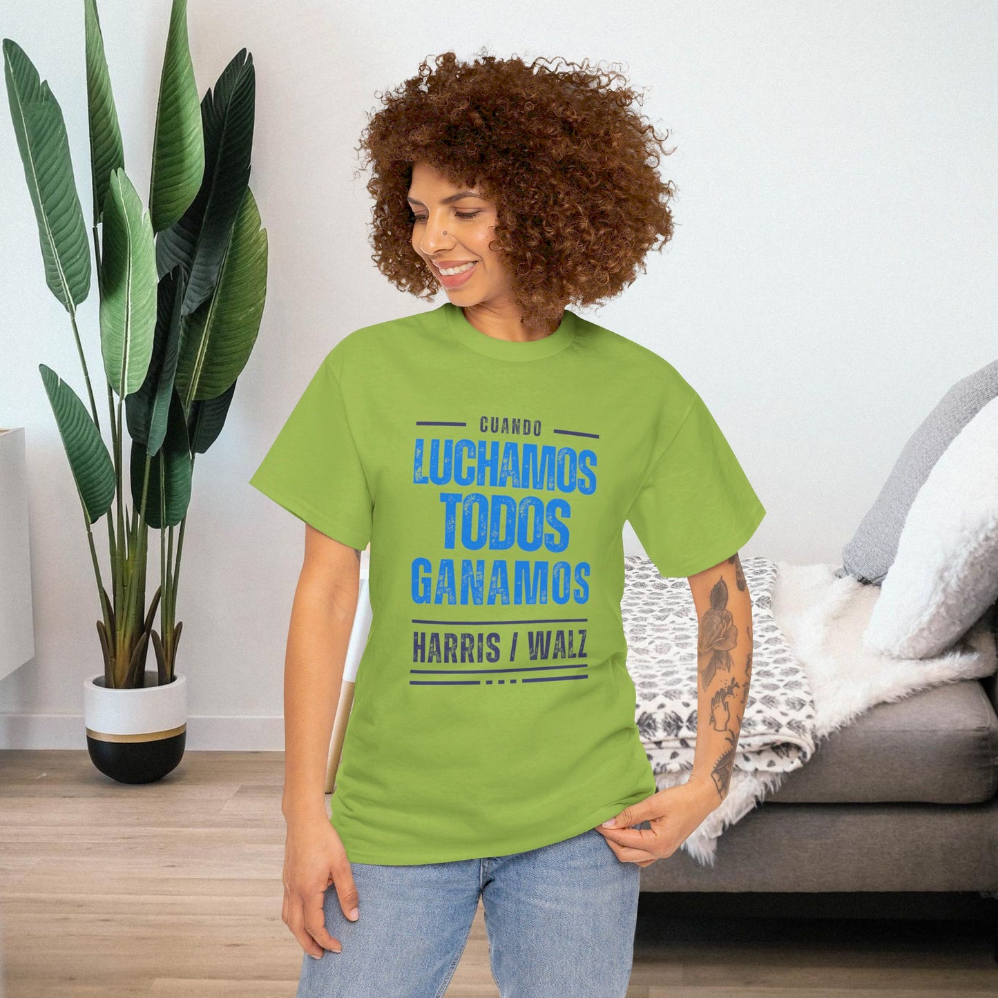 Cuando Luchamos Todos Ganamos Shirt- When We Fight We Win Tee in Spanish-  Latinx for Harris Democrat Presidential Election T-Shirt